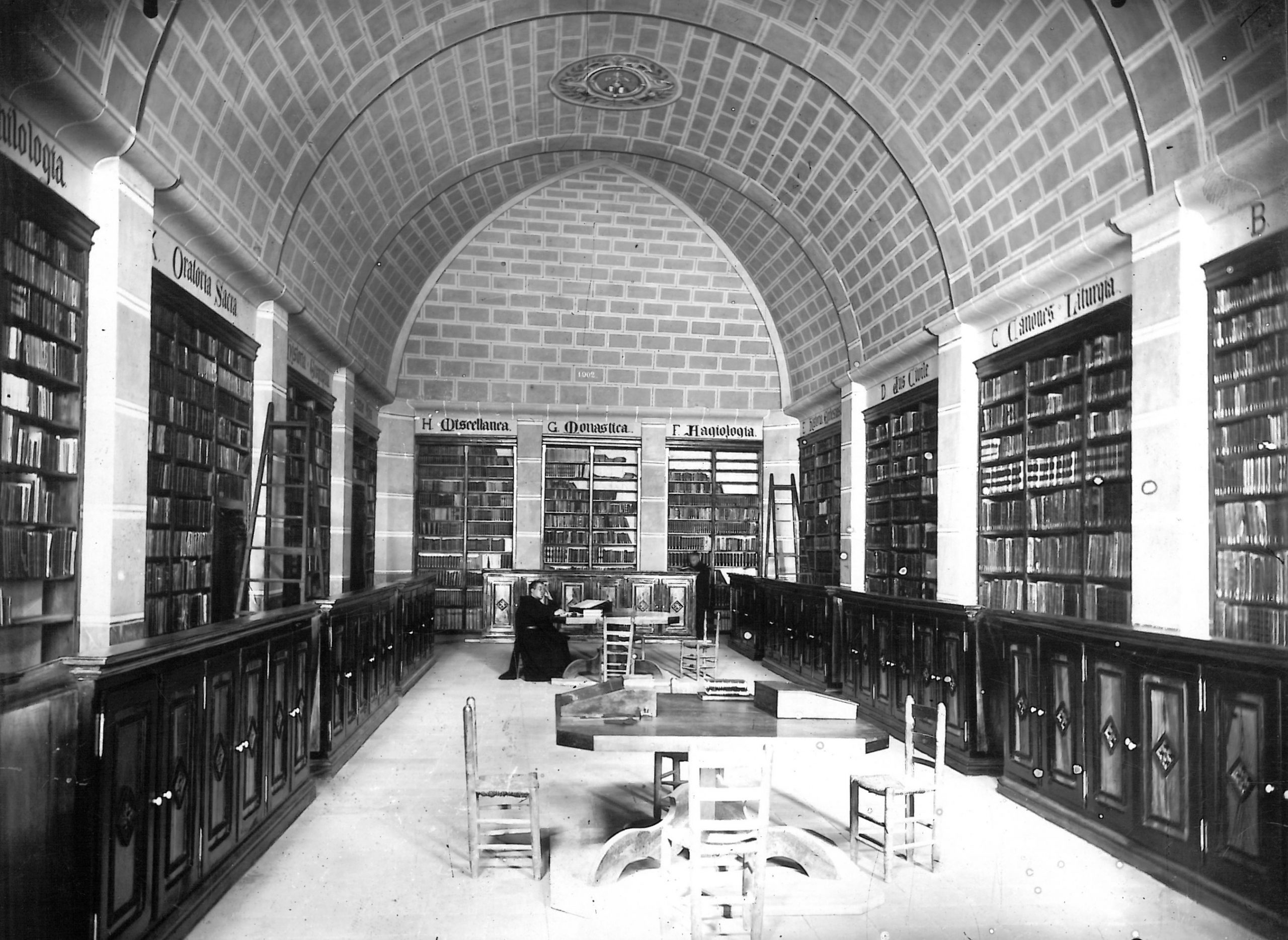 Historia 3 Biblioteca de Montserrat Sala Antiga