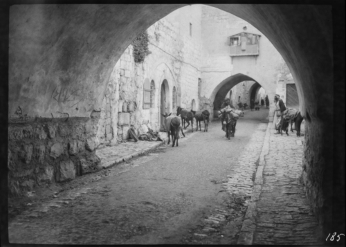 Carrers de Jerusalem. 1925<br><span style="font-size: small">Calles de Jerusalén. 1925<br>   Streets of Jerusalem. 1925</span>